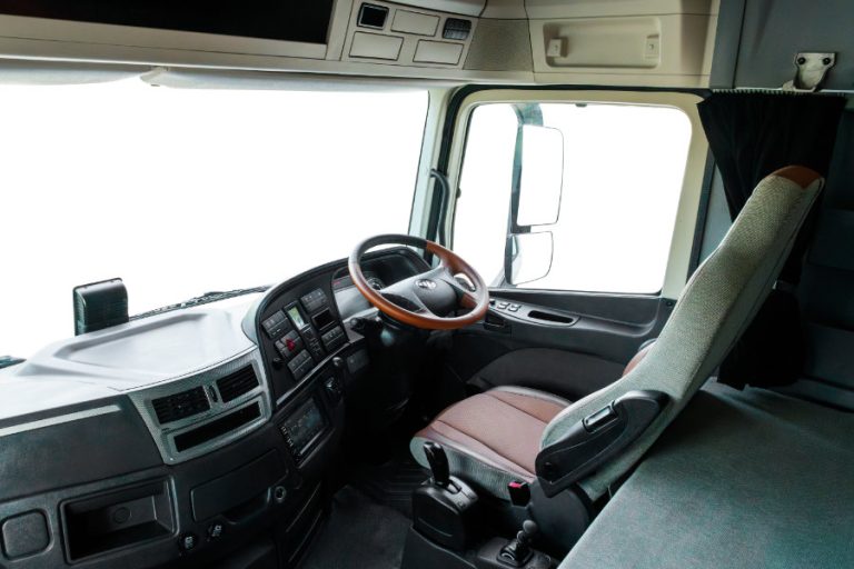 Auman 560 air sus - Interior - 1