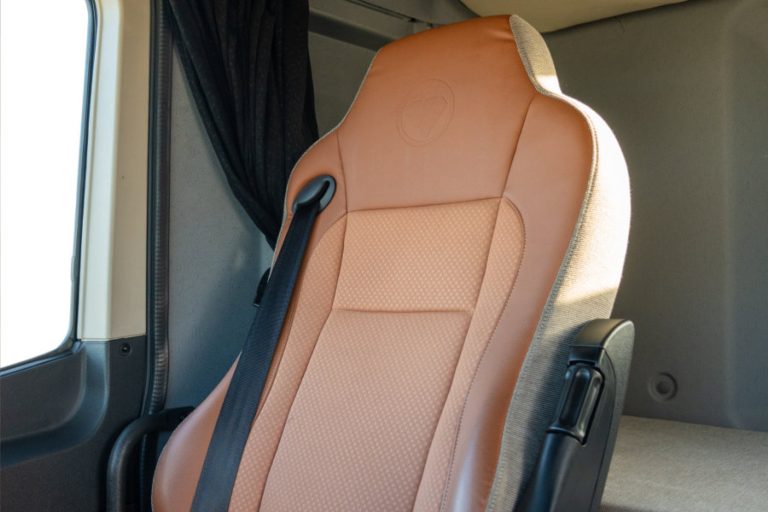 Auman 560 air sus - Interior - 26