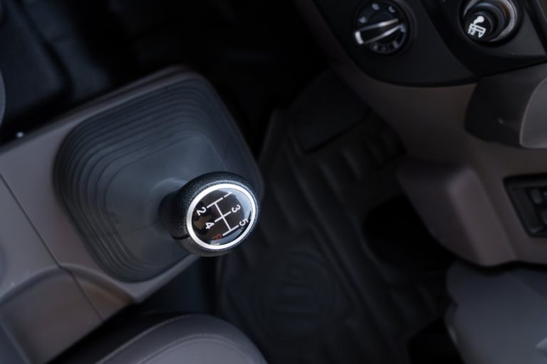 Aumark 3 MT Interior -2