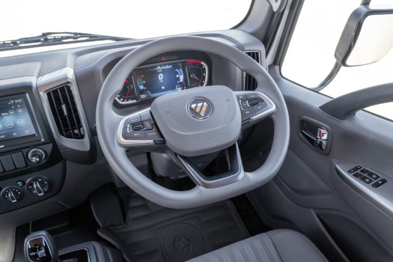 Aumark 5 156 AMT Interior -1