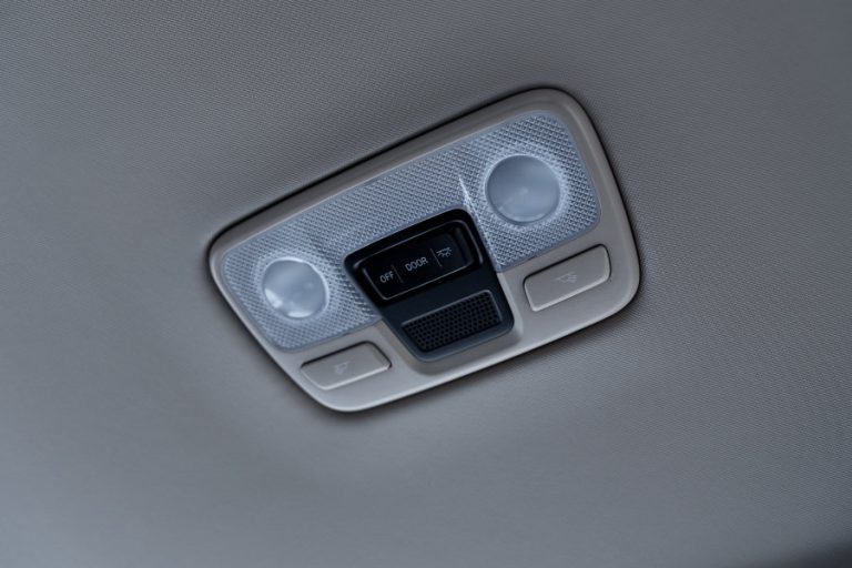 Aumark 8 MT Interior -13