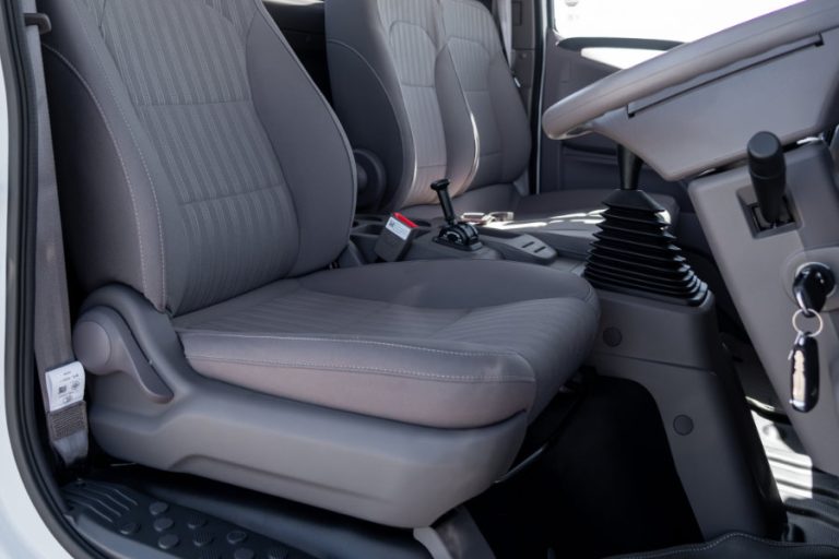 Aumark 8 MT Interior -18