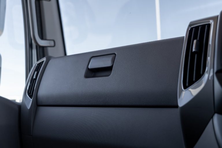 Aumark 8 MT Interior -21