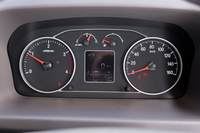 Aumark 8 MT Interior -3