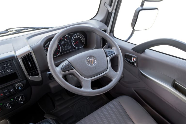 Aumark 8 MT Interior -4