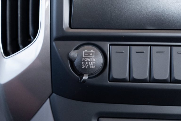 Aumark 8 MT Interior -6